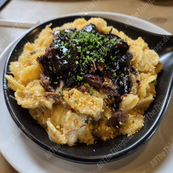 Georges short ribs mac and cheese